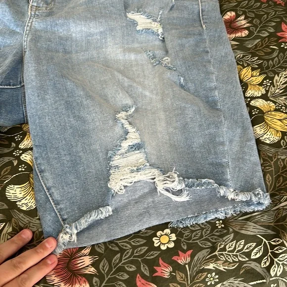 Bermuda shorts - Picture 3 of 7